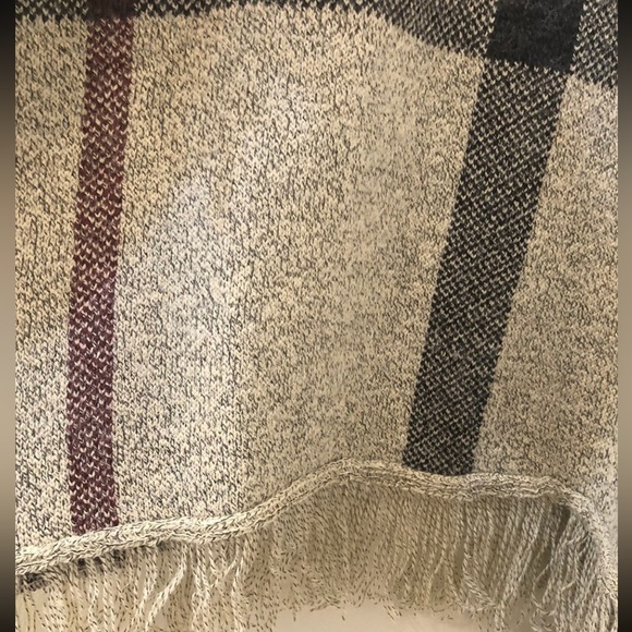 Davi & Dani perfect posh plaid poncho OSFA - Picture 4 of 9